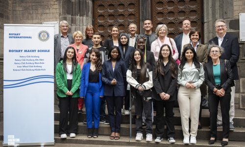 Rotary Duisburg | Rotary macht Schule - Verleihung der Urkunden an die SchülerInnen aus Duisburg in der Salvatorkireche - am Dienstag , den 07. Juni 2022