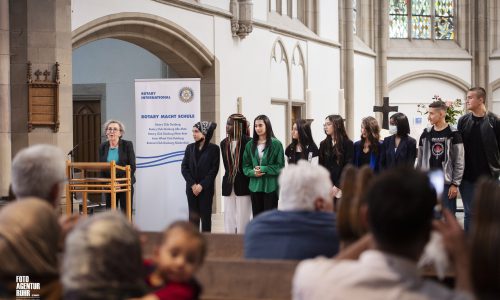 Rotary Duisburg | Rotary macht Schule - Verleihung der Urkunden an die SchülerInnen aus Duisburg in der Salvatorkireche - am Dienstag , den 07. Juni 2022